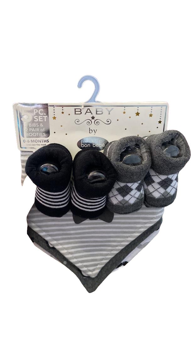 Baby by Bon Bebe Bib and sock set